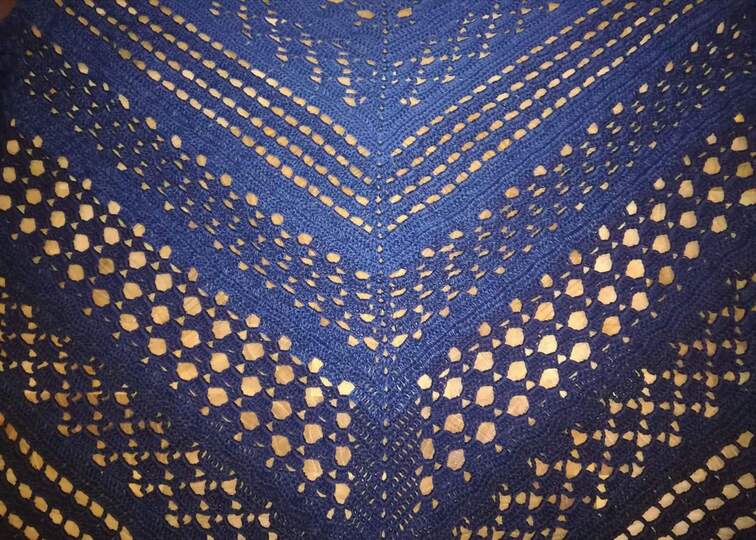 Tuch Kira häkeln Häkeltuch Dreieckstuch Schultertuch