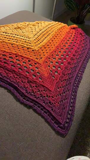 Tuch Kira häkeln Häkeltuch Dreieckstuch Schultertuch