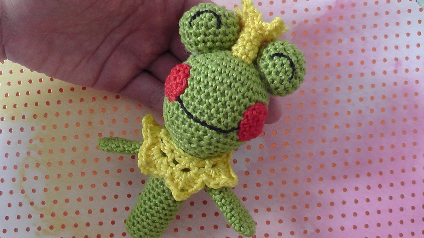 crochet Pattern Baby Rattle Frog Prince "Otto" - Image 3