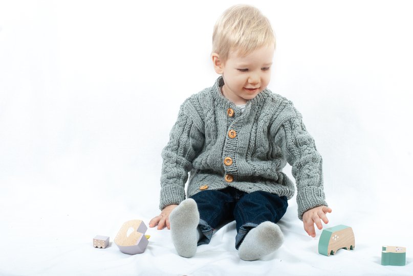 Strickanleitung Kinderjacke Martha & Matthis in den Größen 98 bis 128