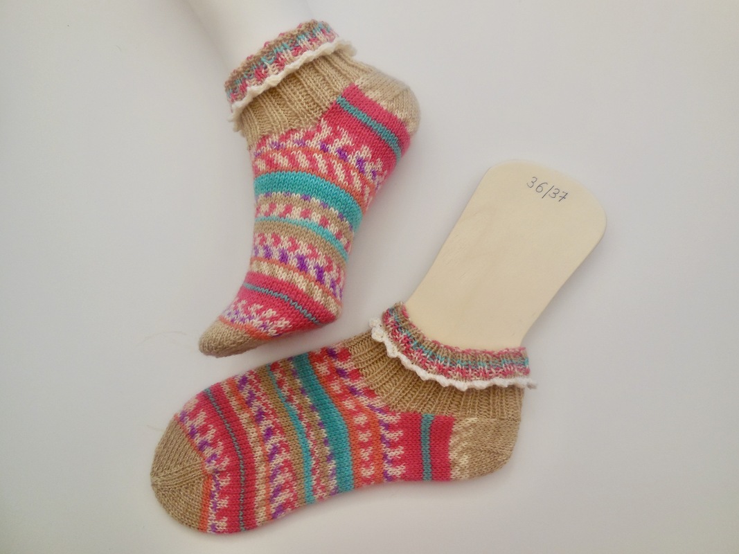 Strickanleitung - Sneakerssocken ohne Ferse mit Spitzenrand - Gr. 36 - 41 - Bild 3