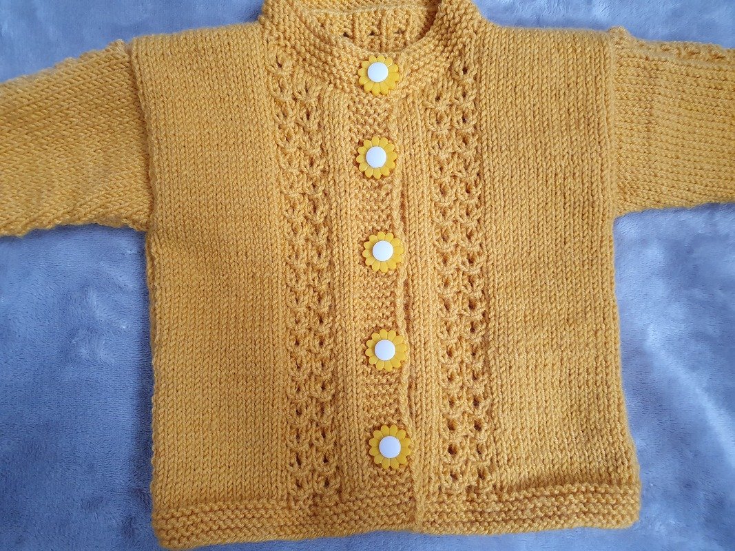 Strickanleitung für ein Babyjäckchen mit Pfauenmuster Größe 68/74 - Bild 6