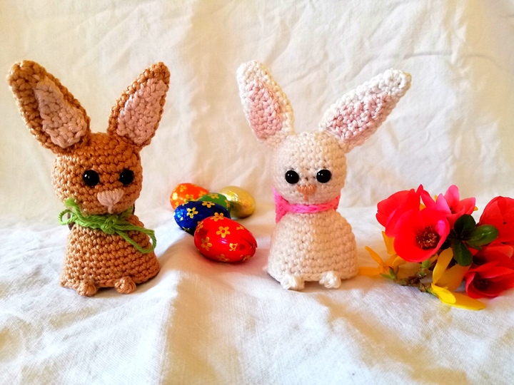 Kleine süße Osterhäschen. Als Fingerpuppe oder Deko geeignet.