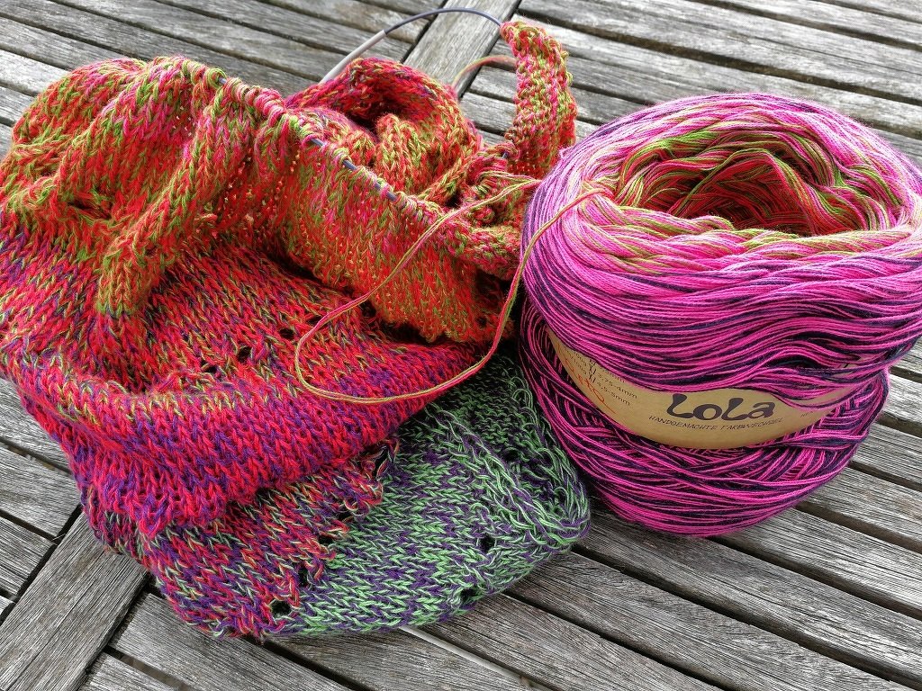 Strickanleitung "Floraverdi" Dreieckstuch für melierte Garne