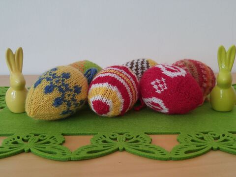 Sparset: 6 Anleitungen für gestrickte große Ostereier