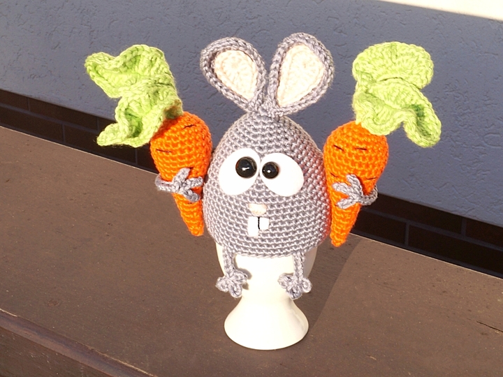 Eierwärmer gieriges Häschen