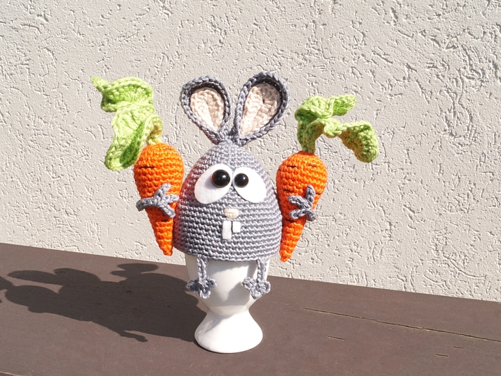 Eierwärmer gieriges Häschen