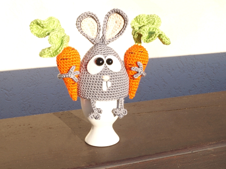 Eierwärmer gieriges Häschen