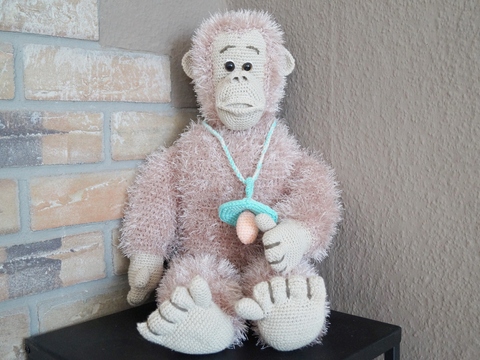 Schlenkertier Affe Joey - Deko- Freund zum Spielen und Liebhaben