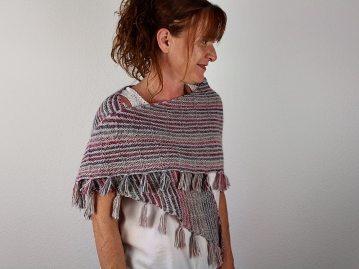 Knitting pattern shawl "Mika"