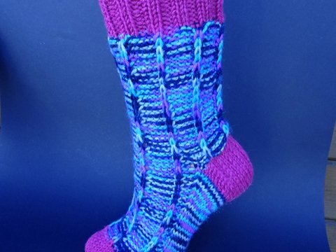 Strickanleitung für Socken mit dekorativem Muster, Gr. 38/39