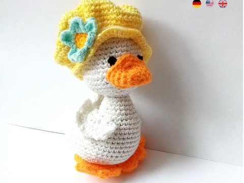 Duck amigurumi. Crochet Pattern
