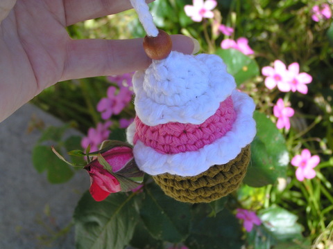 Crochet cupcake