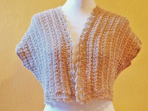 Häkelanleitung Jacke „Sarah“ – schlichte Häkeljacke mit besonderer Struktur