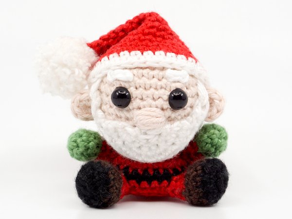 Amigurumi Mini Santa Claus Crochet Pattern