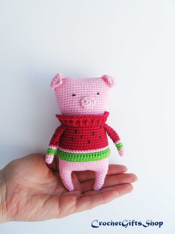 Amigurumi Piggy in sweater - Image 3