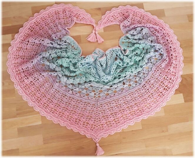 Häkelanleitung großes flaches Tuch Fantasia