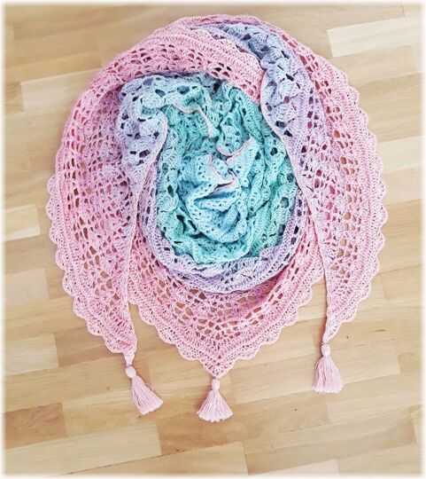 Häkelanleitung großes flaches Tuch Fantasia