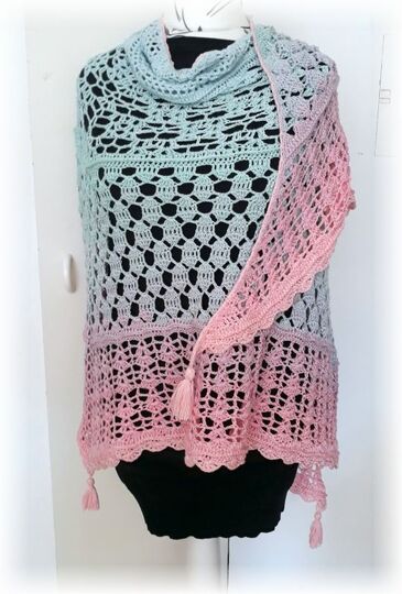 Häkelanleitung großes flaches Tuch Fantasia