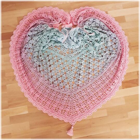 Häkelanleitung großes flaches Tuch Fantasia