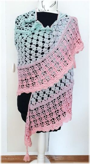 Häkelanleitung großes flaches Tuch Fantasia