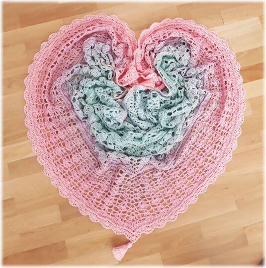 Häkelanleitung großes flaches Tuch Fantasia