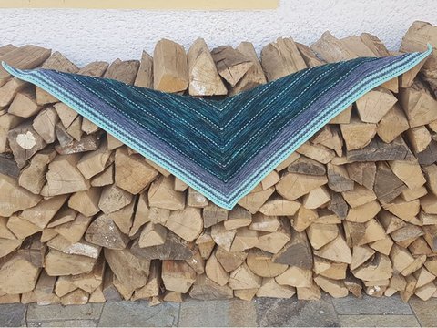 Hyaden - flaches Dreieckstuch gestrickt