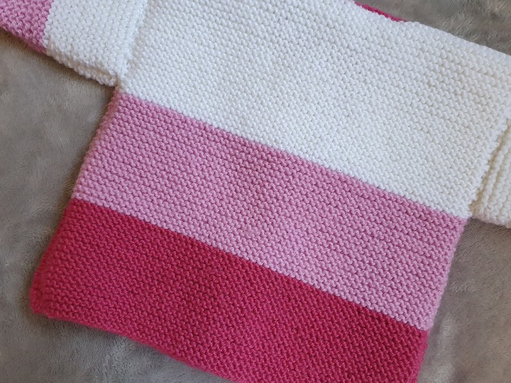 Strickanleitung Babyjäckchen mit Häkelkante Größe 56/62