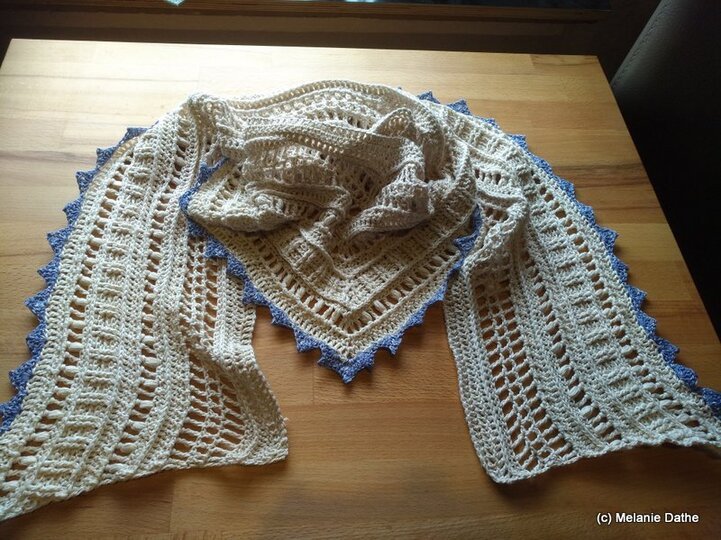 Knickie - der flotte Schal mit Knick