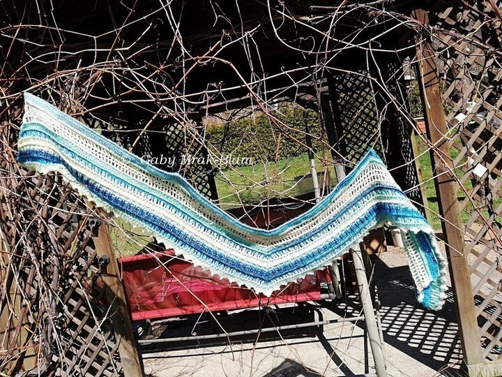 Knickie - der flotte Schal mit Knick