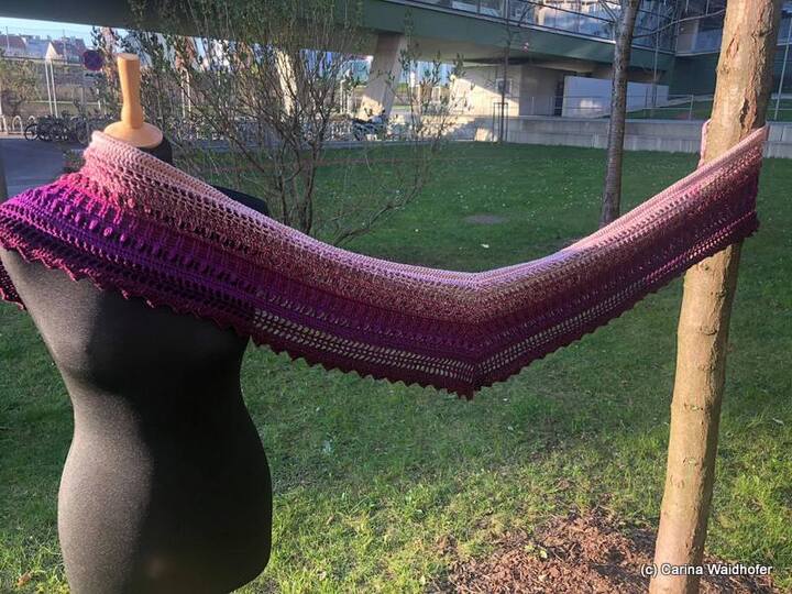 Knickie - der flotte Schal mit Knick