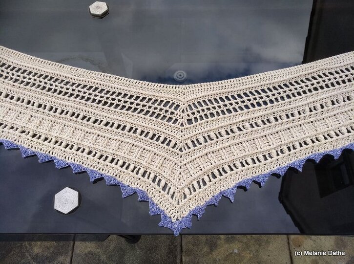 Knickie - der flotte Schal mit Knick