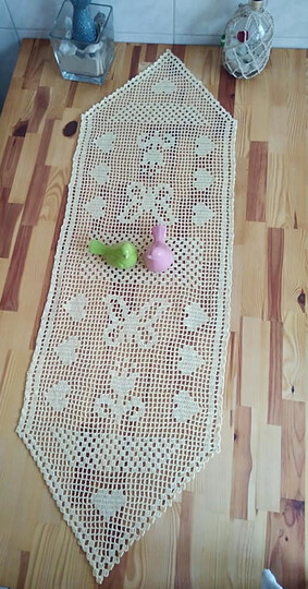 Tischläufer Herzdeckchen