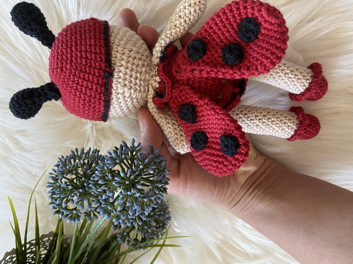 Häkelanleitung Marienkäfer / Ladybug Mara