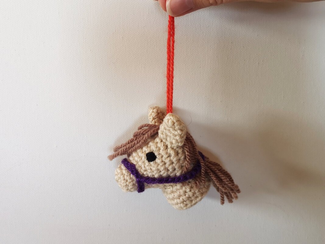 Pferdekopf-Anhänger oder als Steckenpferd - Häkelanleitung von NiggyArts - Bild 2