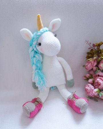 Unicorn crochet pattern ( include shoes)