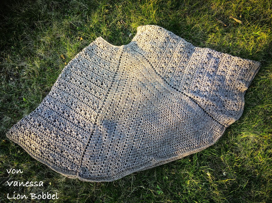 Anleitung: Poncho "Blütenmeer"