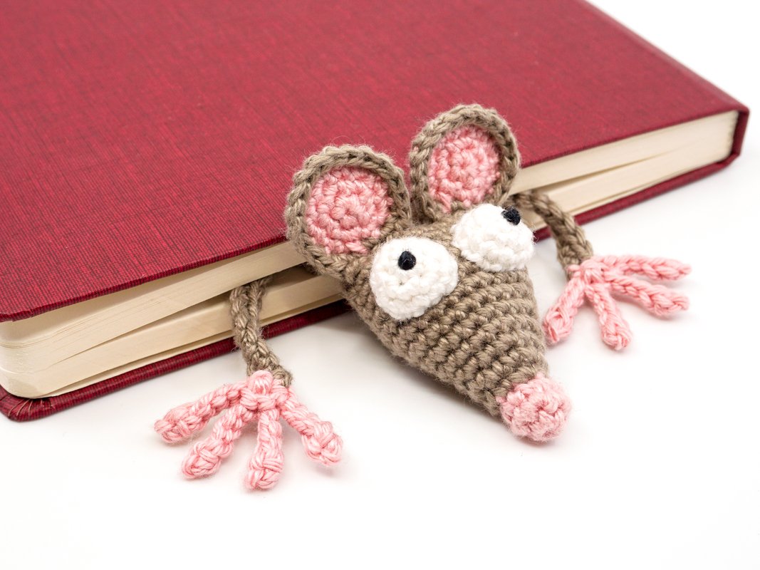 Amigurumi Crochet Bookrat Bookmark - Image 2