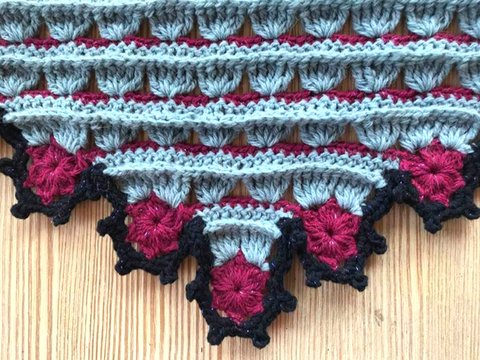 Neues Dreieckstuchmuster „Sternentuch“