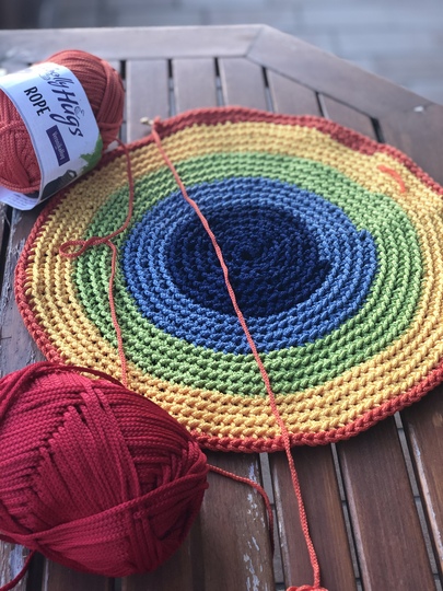 Regenbogen-Tasche häkeln