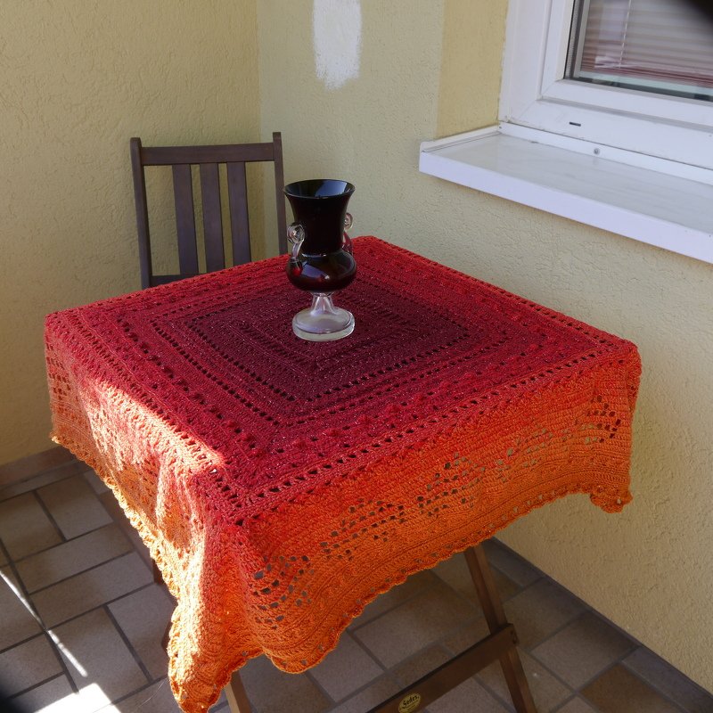 Elegante Häkelanleitung: Tischdecke Mureki in quadratischer Form - Bild 2