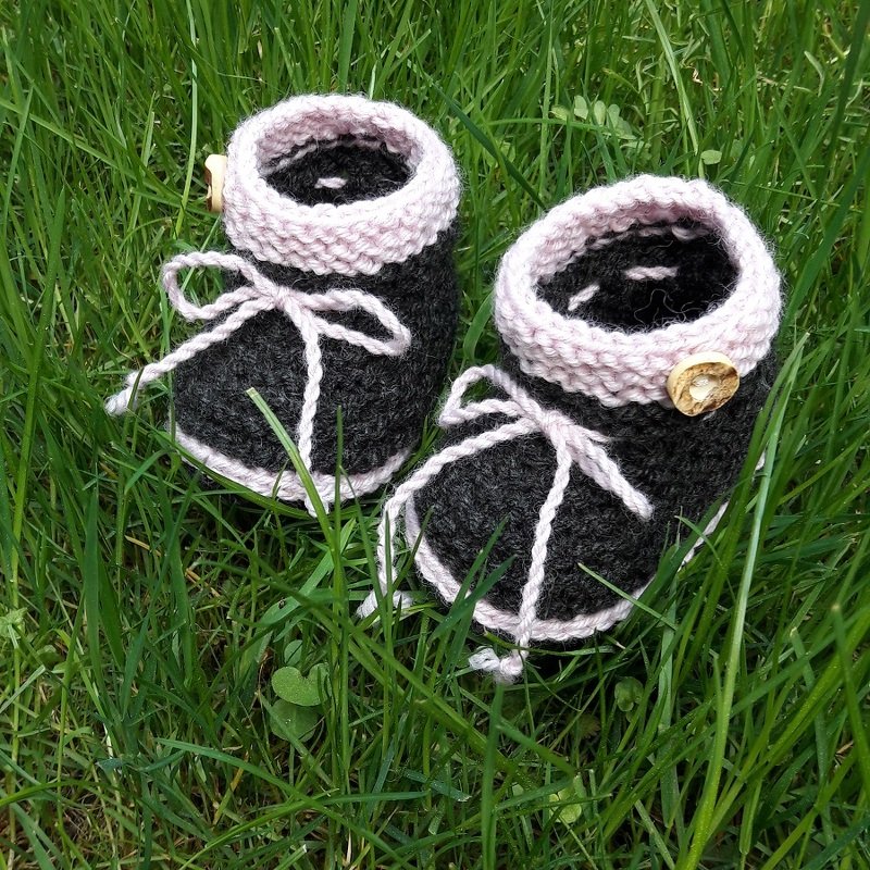 Strickanleitung Babyschuhe grau/rosa - Bild 4