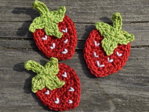 - STRAWBERRY - Freebie, kostenlose Anleitung, Erdbeere häkeln, Applikation