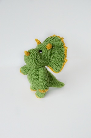 Dinosaur triceratops crochet pattern
