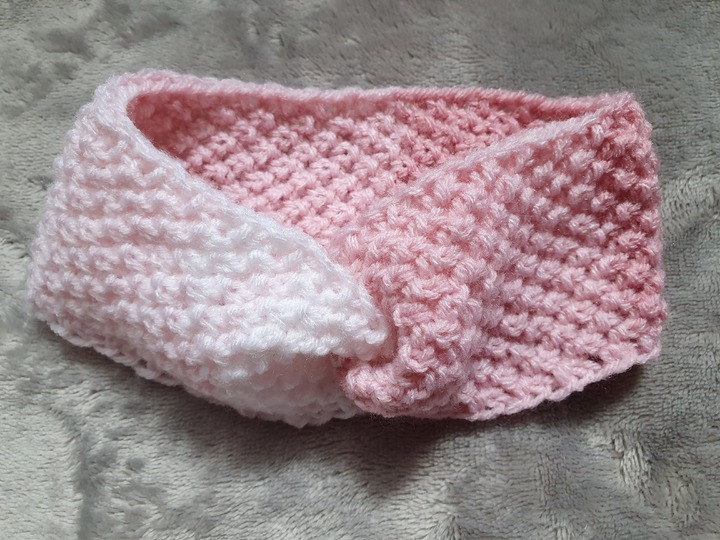 Strickanleitung Babysöckchen und Stirnband im doppelten Perlmuster Größe 62/68!