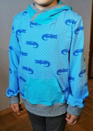 Kim – Vielseitiger Kinderhoodie mit Kapuze oder Wickelkragen, Gr. 86-158