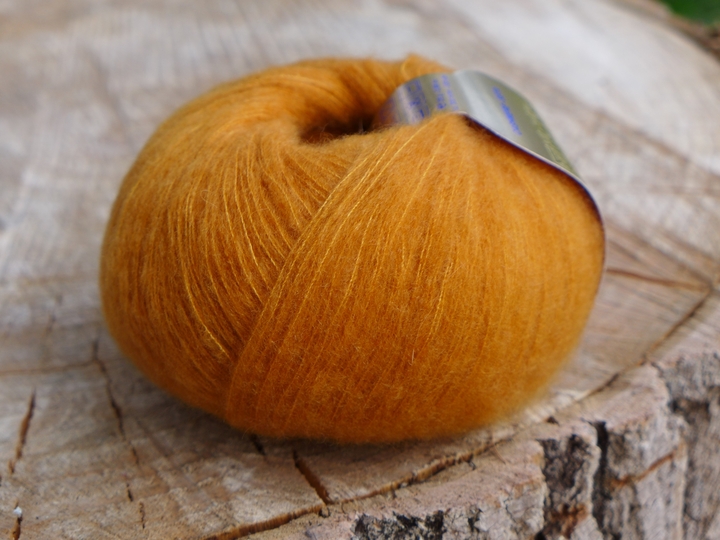 Elegantes Dreiecktuch mit Perlenspitze