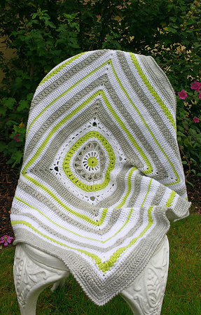 Baby crochet blanket pattern Lily