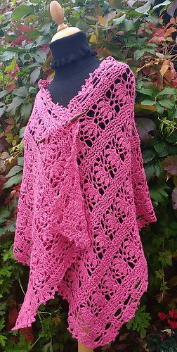 Crochet Wrap Pattern Rosy - Image 2
