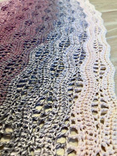 Häkelanleitung für schönes „Happywave” Dreieckstuch